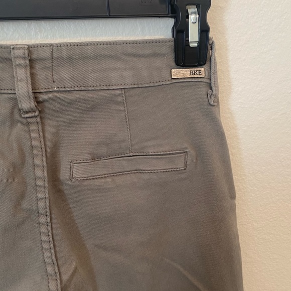 Buckle green khaki pant woman’s size 25 - Picture 3 of 4